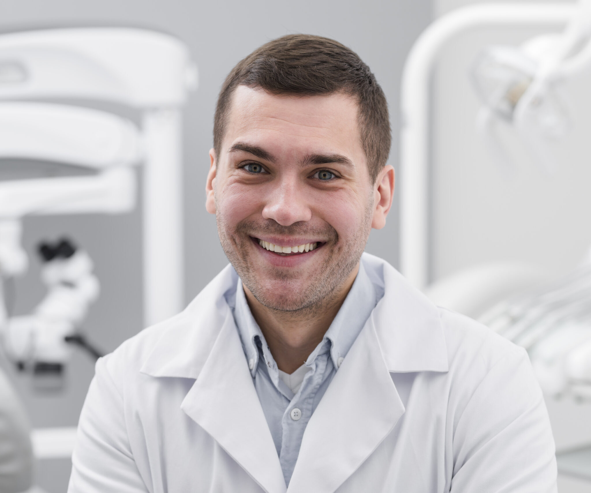 friendly-dentist-scaled-e1770369014197-1